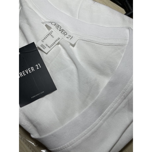 Áo thun basic f21 cổ tim vnxk