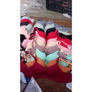 Combo áo quần lộn xộn trên live