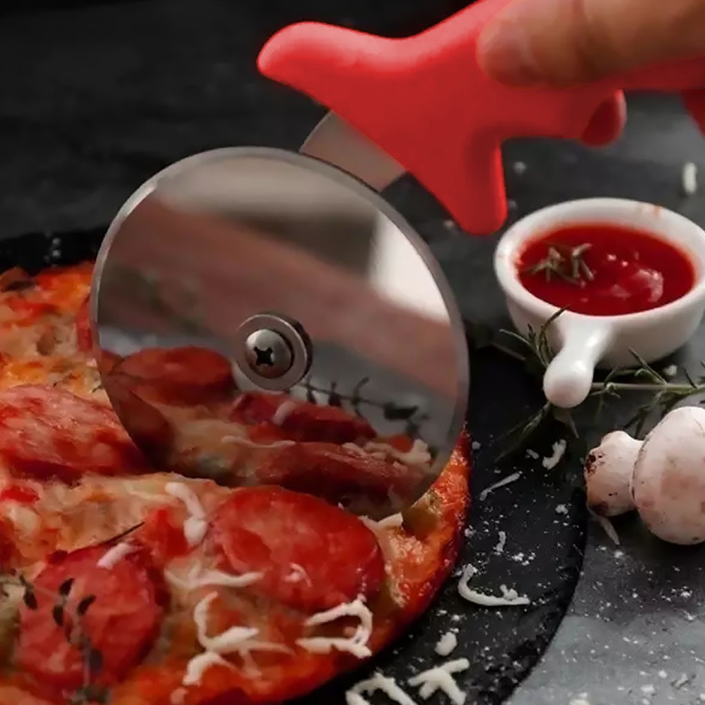 Dụng Cụ Cắt Bánh Pizza Hình Tròn Bằng Thép Không Gỉ Có Tay Cầm Chống Trượt