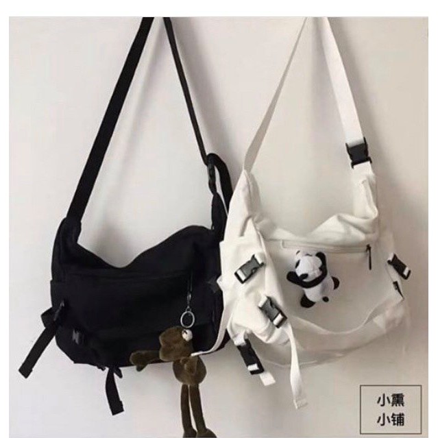 Túi đeo chéo unisex kèm Ếch