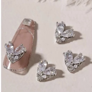 Charm trái tim gắn móng tay
