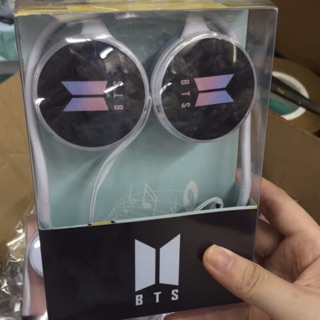Tai nghe BTS loại trùm tai