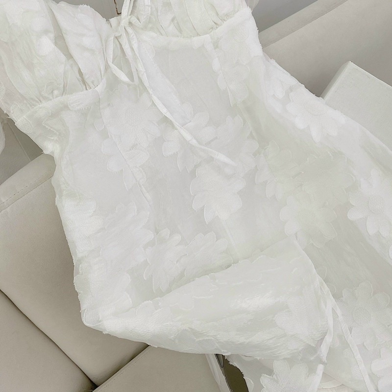 ĐẦM TRẮNG HOA NỔI  NHÍU CÚP NGỰC TAY BỒNG