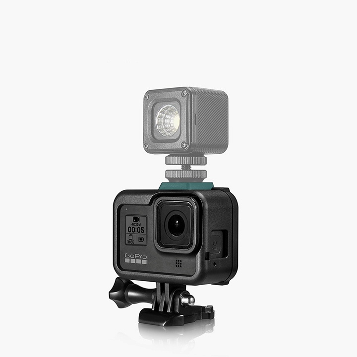 KHUNG BẢO VỆ GOPRO 8 TÍCH HỢP KHE GẮN LED MIC