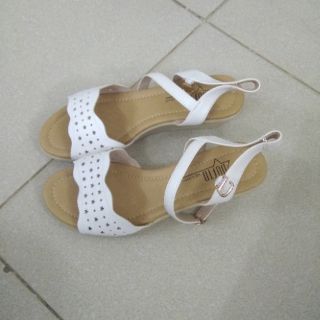 Sandal.Dusto sale off