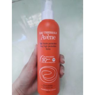 Kem chống nắng evene dạng xịt