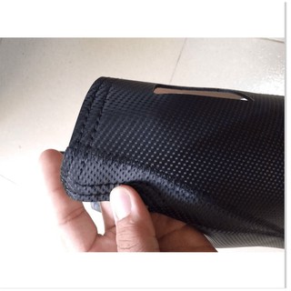 Thảm taplo da cacbon ô tô Vinfast