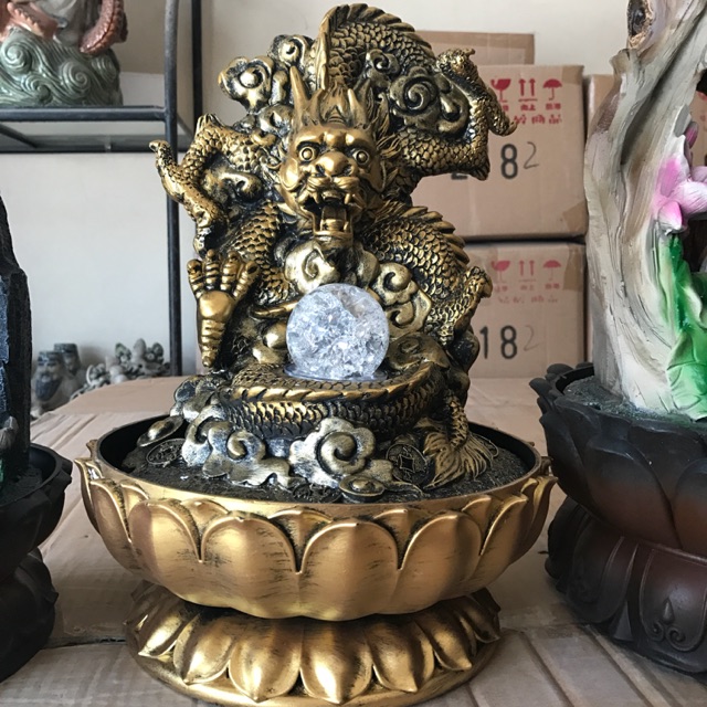 Thác nước phong thuỷ rồng nhả ngọc