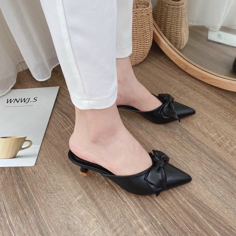 Sục thấp khoá nơ xinh đẹp