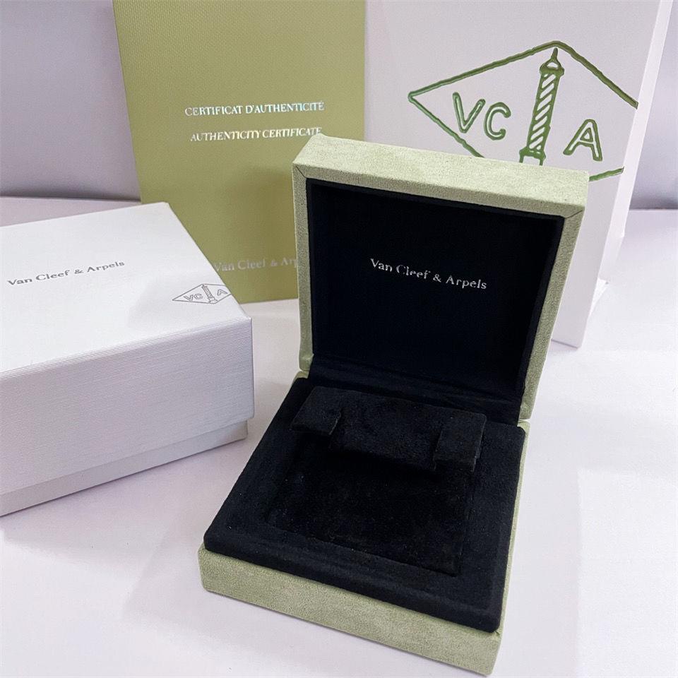 Van cleef & arpels vca Hộp Đựng Trang Sức Vòng Tay Nhẫn Bông Tai Đinh Tán