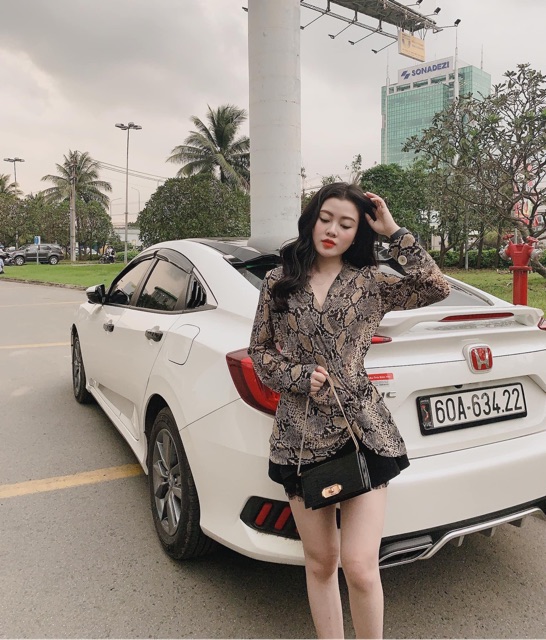 Túi cnk da rắn mini auth