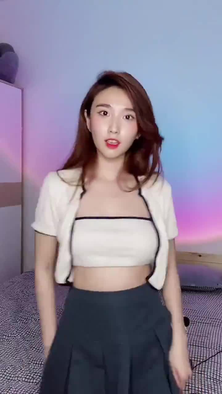 Set áo croptop và áo khoác ngoài chất thun bo mềm mịn cực thời trang | BigBuy360 - bigbuy360.vn