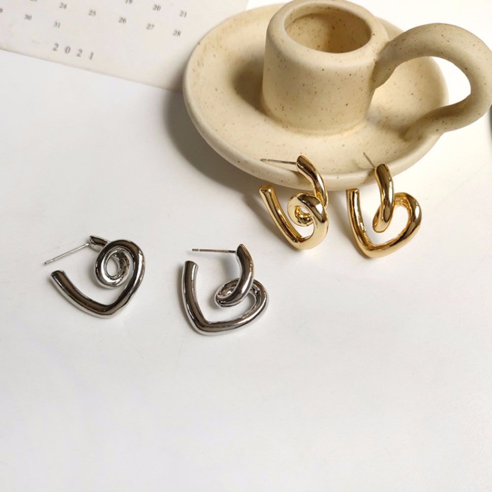 Bông Tai Xỏ Lỗ Hình Trái Tim Màu Bạc Thời Trang Pháp Lãng Mạn