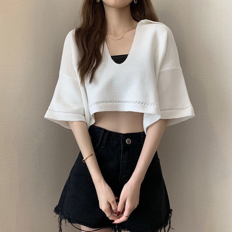 Áo croptop Hagu tay ngắn Khoét ngực cổ V Thời trang Sành điệu style trẻ trung năng động