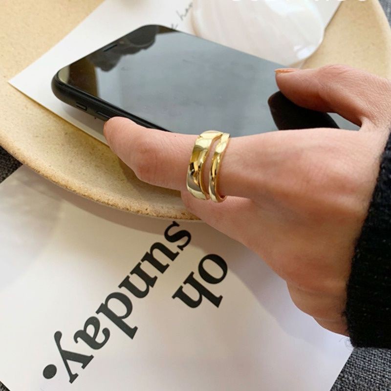 Nhẫn đeo tay phong cách retro sang trọng thời trang