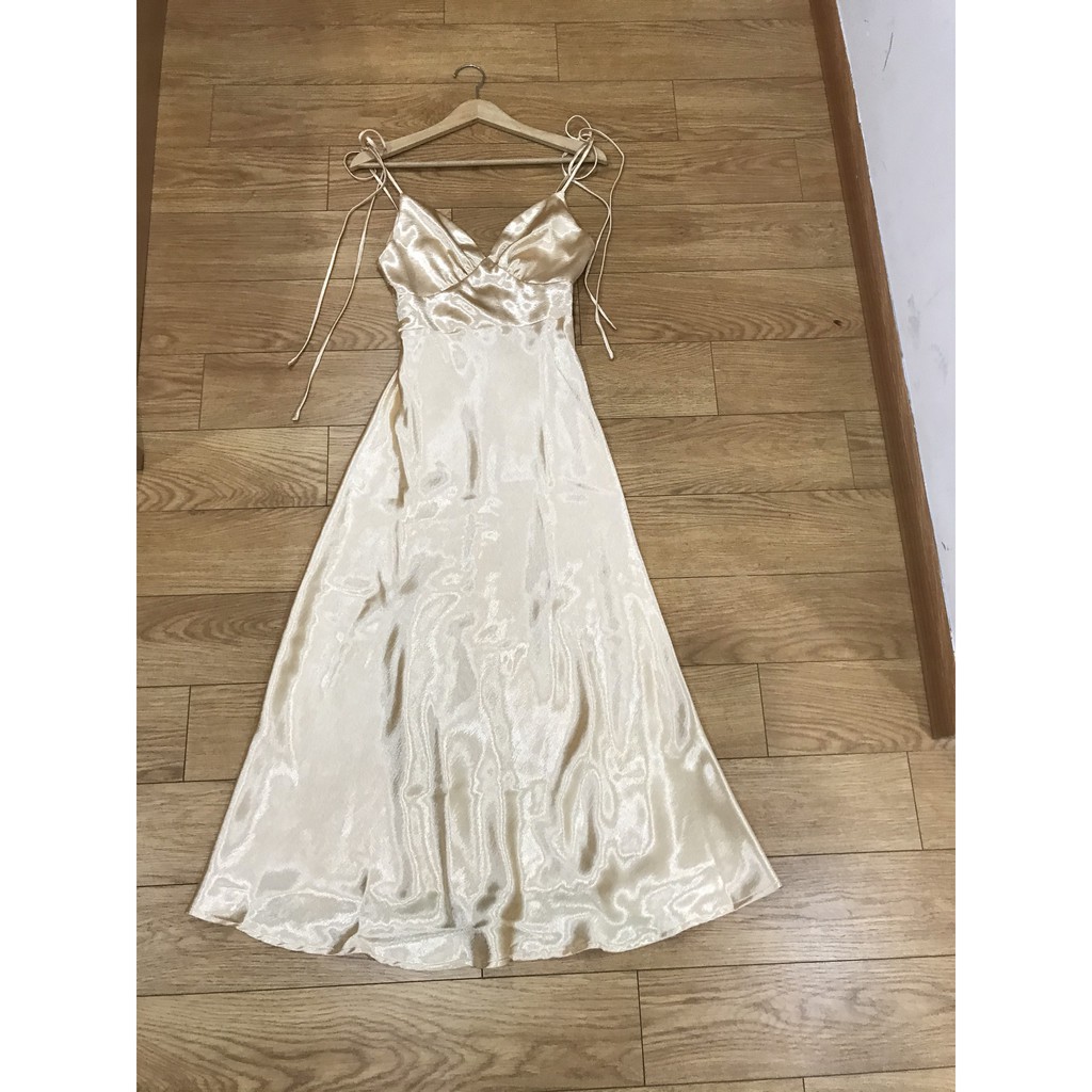 Váy 2 dây EMWEAR lụa satin Màu vàng - Nude