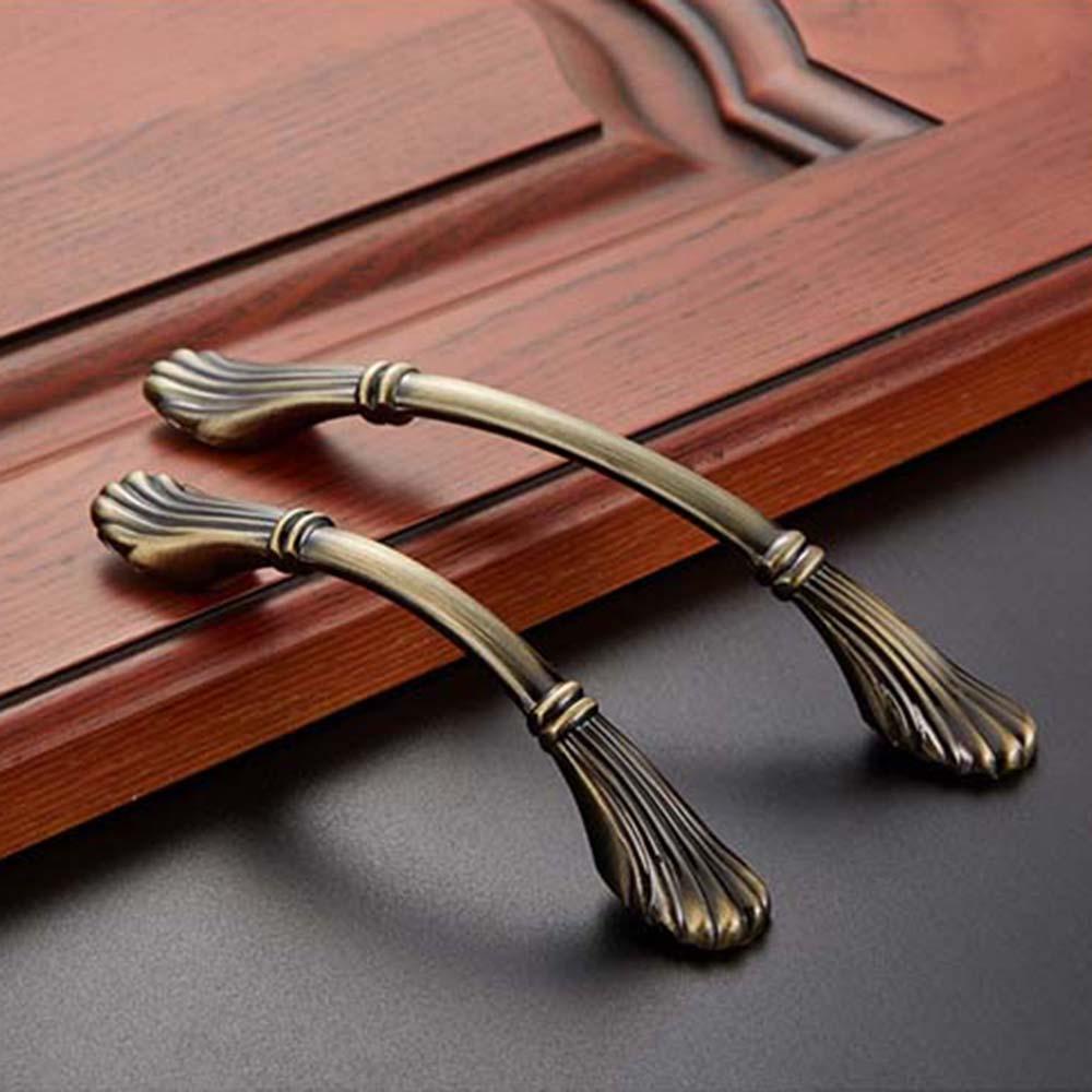 Tay Nắm Cửa Tủ Chén / Tủ Quần Áo Bằng Đồng Kèm Ốc Vít