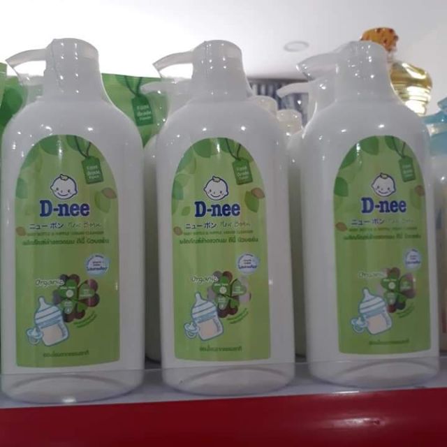 Rửa bình sữa Dnee chai 620ml Thái lan