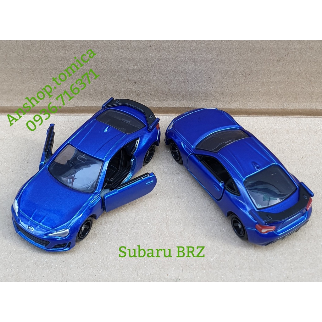 Mô hình xe Subaru mở được cửa màu xanh dương tomica Nhật Bản