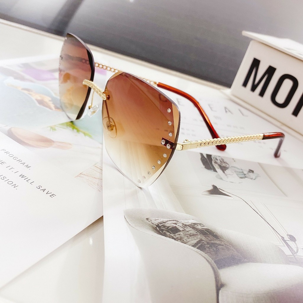 Kính mát ốc cho nữ chống tia UV TB28 thời trang giá tốt ⭐Freeship Xtra⭐ | BigBuy360 - bigbuy360.vn