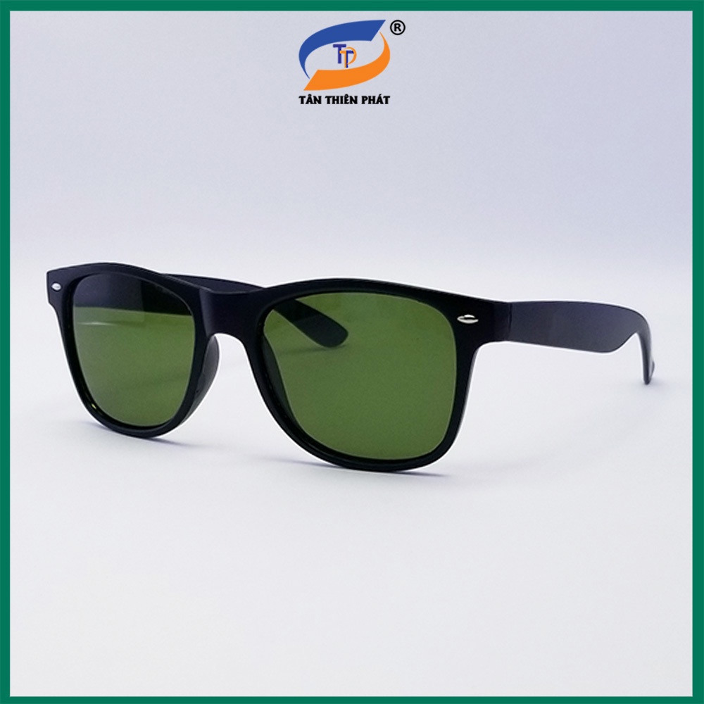 Kính mát nam nữ mắt chữ nhận màu xanh TTP300. Tròng Polycarbon chống nắng và tia UV, gọng kính ôm mặt, không kén size