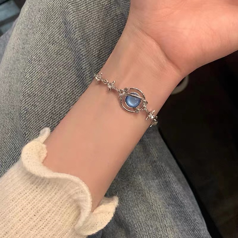 Vòng Tay Hình Hành Tinh Màu Xanh Dương Sang Trọng Cho Nữ