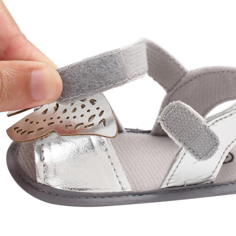 Giày sandals vải da đính bươm bướm xinh xắn cho bé