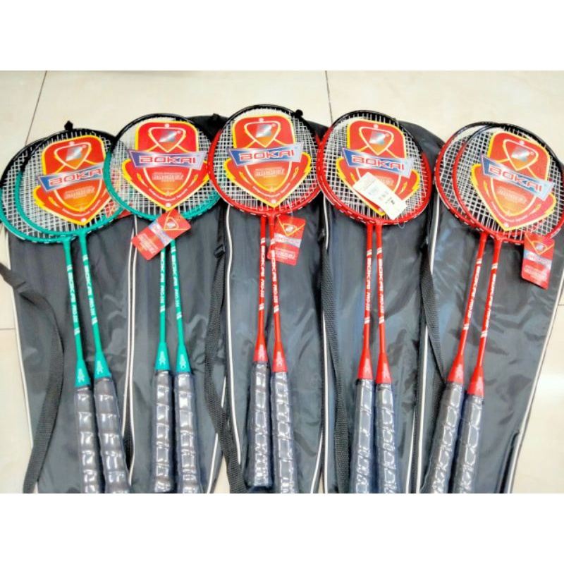Cặp vợt cầu lông giá rẻ học sinh tập luyện