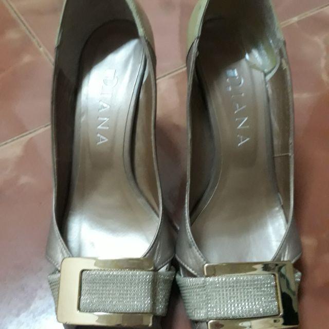 giày hiệu nhập khẩu từ nhật cao 7p cần thanh lý mới 90%