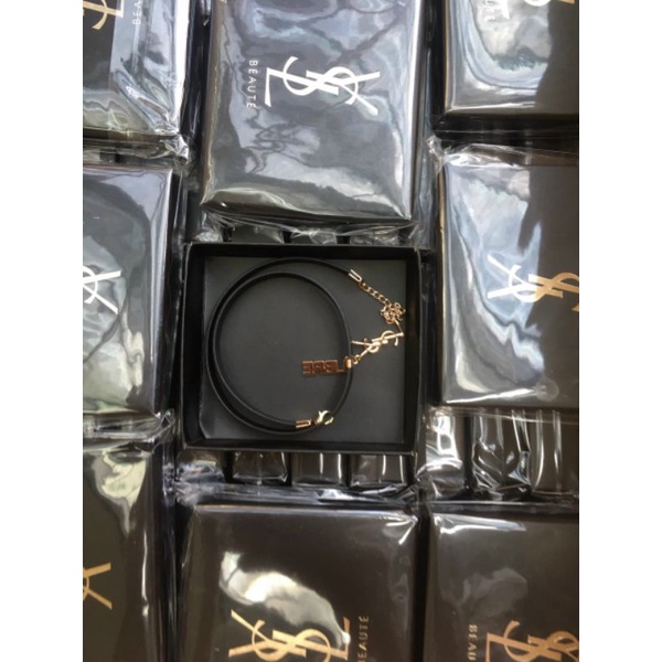 Dây vòng cổ, tay