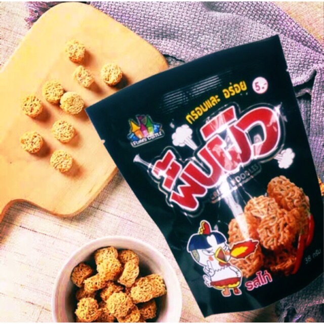 Snack mì gà cay - món khoái khẩu cho người ăn cay