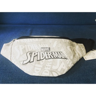 Túi đeo chéo marvel xám nhạt -hàng miniso