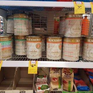Sữa Blackmores 900g