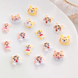 charm nail gắn móng tay