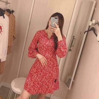 Váy hoa HM canh sale
