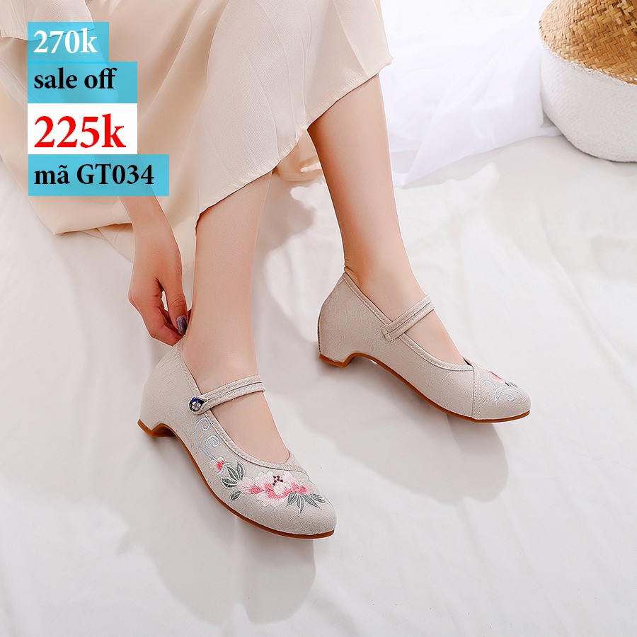 Giày thêu chim công đế thấp