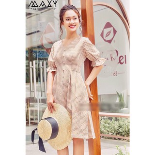 Đầm carô tay nhúng cổ v giá: 220k size m l xl