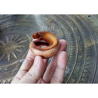 nhẫn nanh heo nhân tạo độc lạ