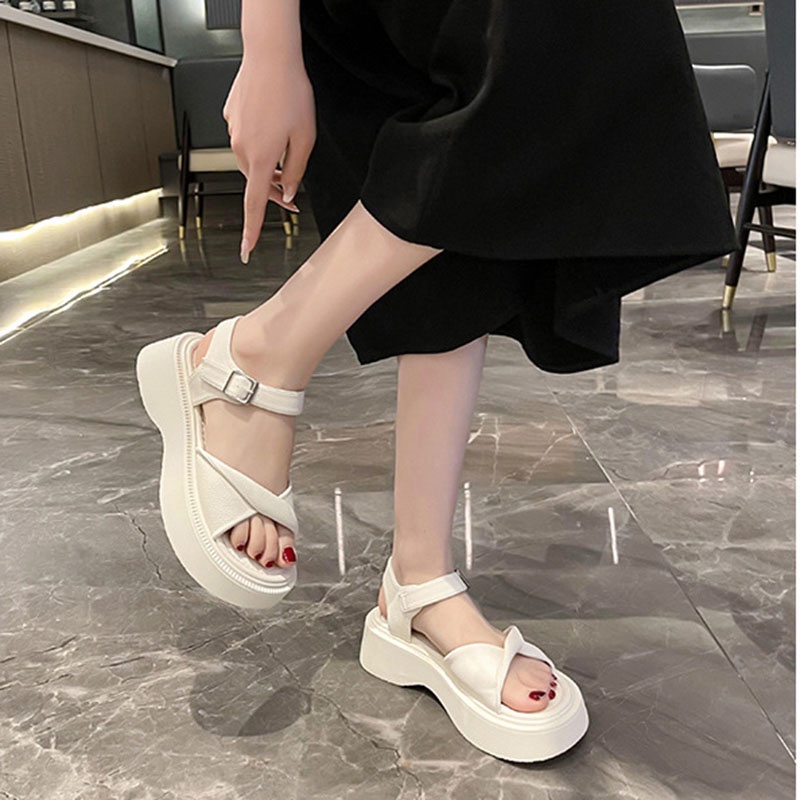 Xăng đan IELGY đế dày thời trang đơn giản dành cho nữ