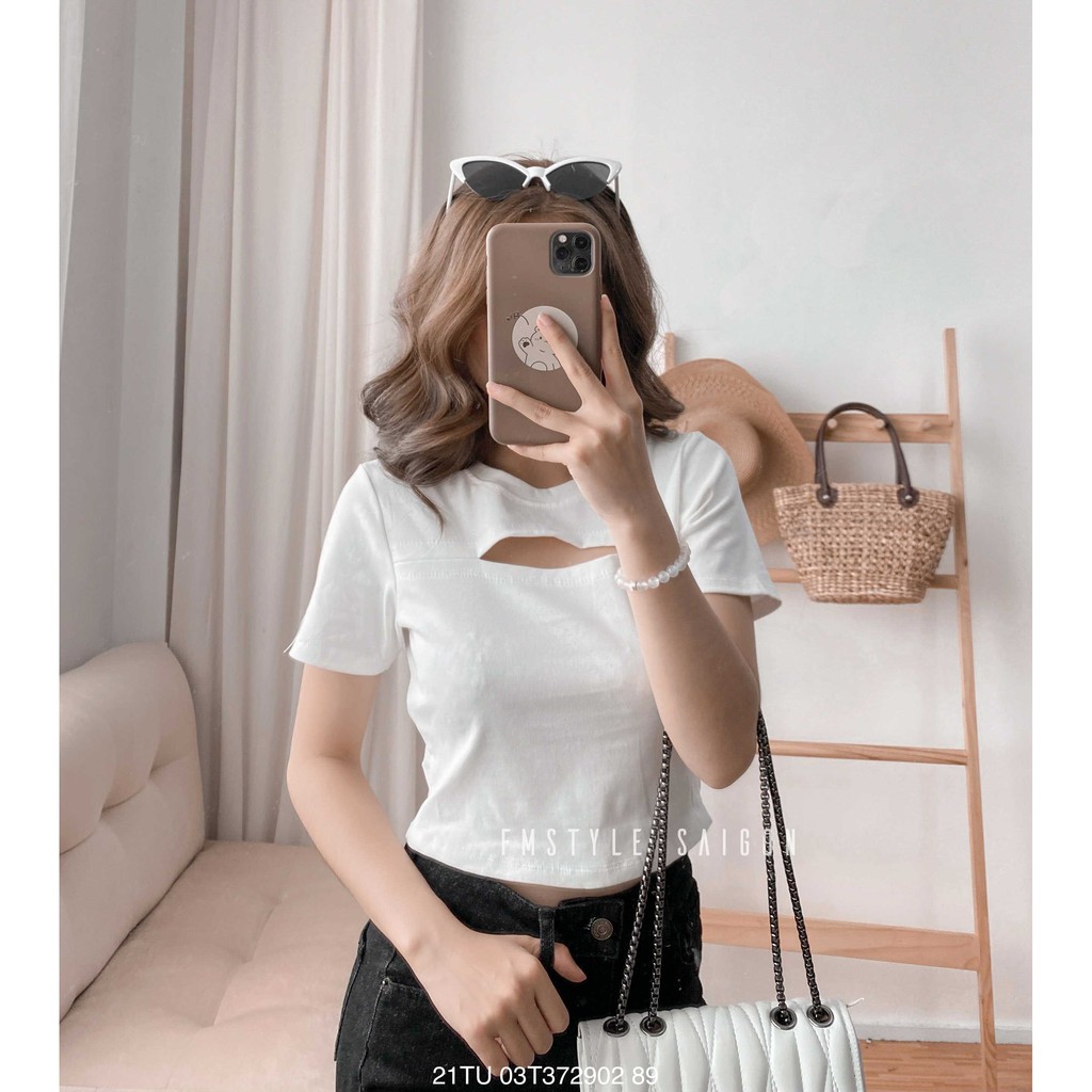 [Mã WASKT410K giảm 10K đơn 50K] Áo thun tay ngắn crop hở ngực ullzang thời trang nữ Fmstyle Saigon 21TU03T372902 | BigBuy360 - bigbuy360.vn