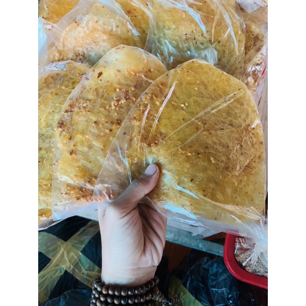 Bánh tráng muối tỏi bonbon