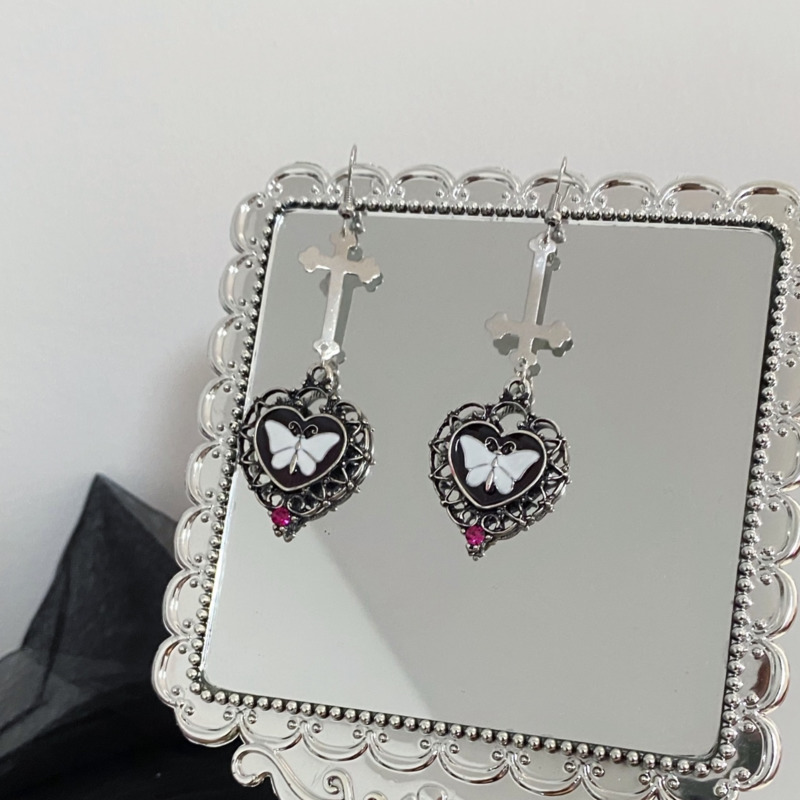 Bông Tai Hình Chữ Thập Và Trái Tim Theo Phong Cách Retro