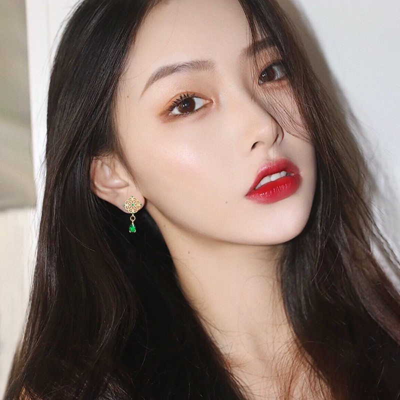 Khuyên Tai Dài Đính Ngọc Lục Bảo Thời Trang Cho Nữ