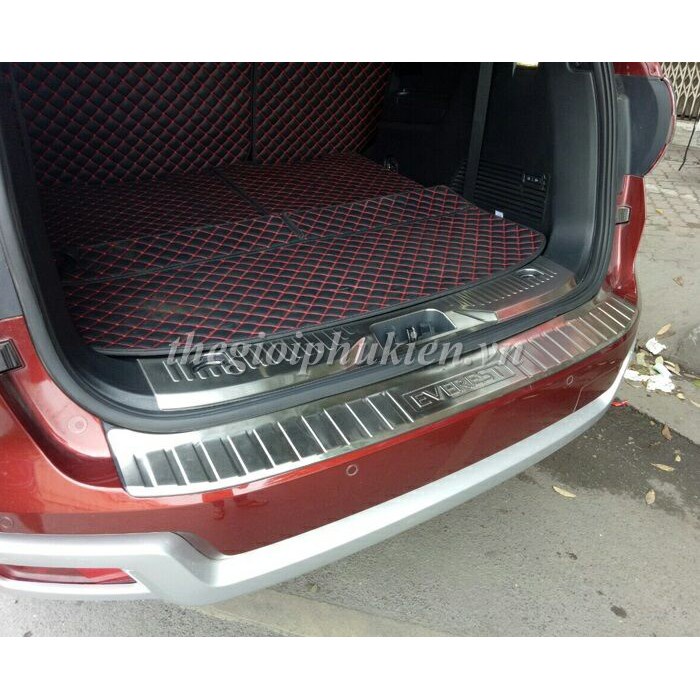 Chống trầy cốp, nẹp cốp INOX xe Everest 2018 2019 2020 2021 2022 mẫu INOX