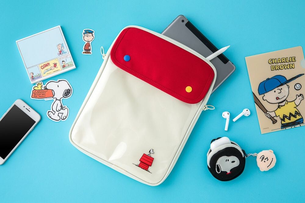 Túi Đựng Laptop / Máy Tính Bảng Ipad 11 / 13 Inch Chất Liệu Pvc Họa Tiết Snoopy Dễ Thương
