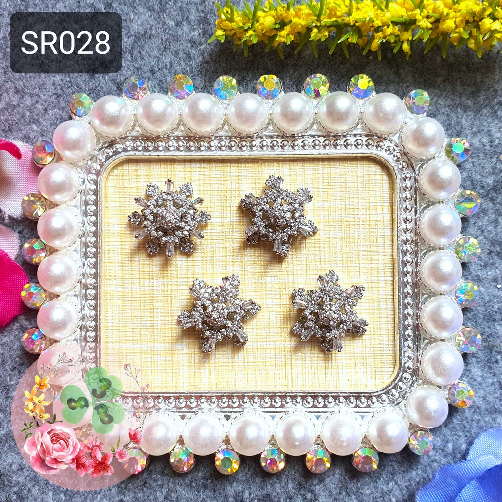 Mã SR028 - SR029 . Charm xoay &quot;Bông tuyết&quot; kim loại dòng cao cấp đính đá trang trí móng siêu xinh.