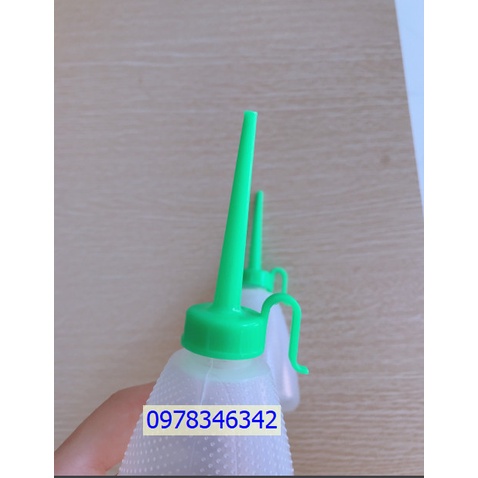 Vịt dầu nhựa 200ml