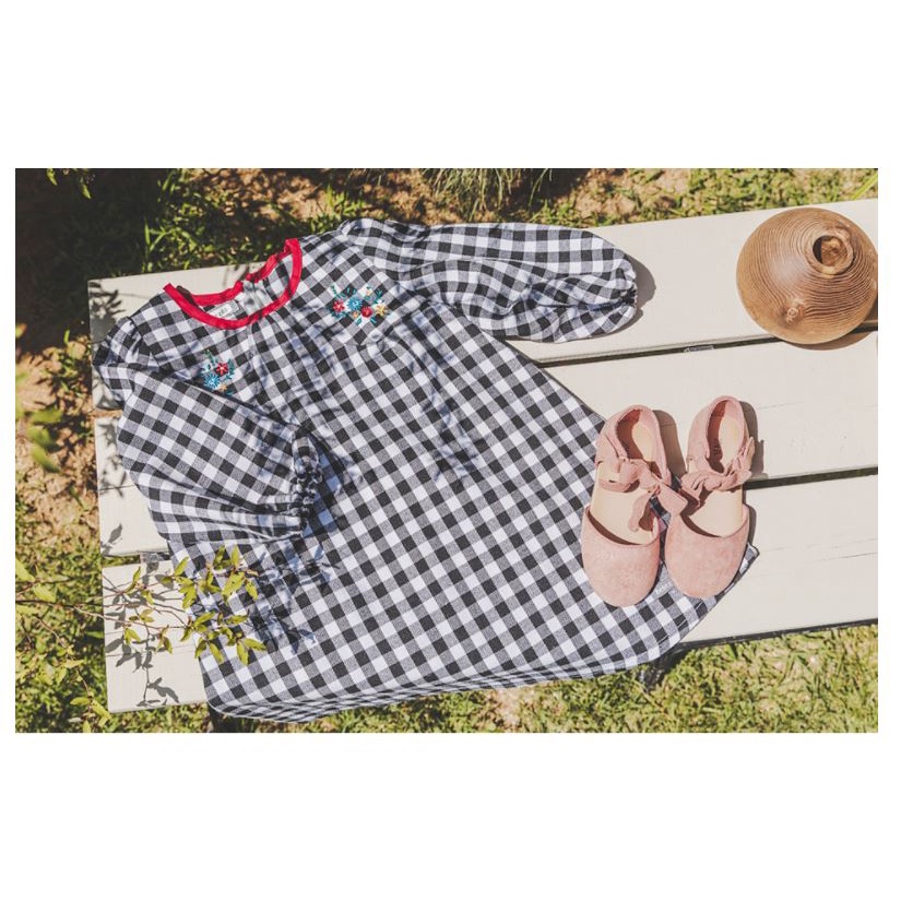 ĐẦM BÉ GÁI BEBEZOO