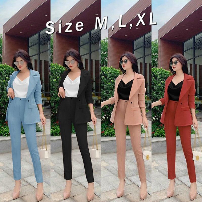 Set nguyên bộ áo vest quần dài kèm áo trong 2 dây 3IN1Giá : 410k Size : M,L,XLChất liệu : Vải Cotton LạnhMàu sắc :i