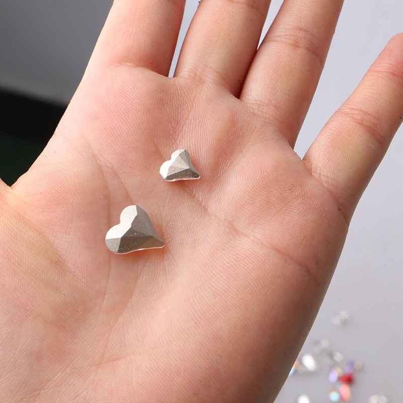 Set 10 Phụ Kiện Trang Trí Móng Tay Hình Trái Tim Đính Đá Xinh Xắn
